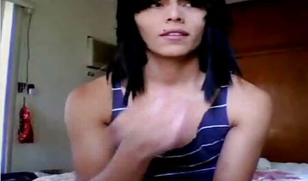 Tiffany Tatum se video erotico en español masturba su sexy coño peludo junto a la piscina